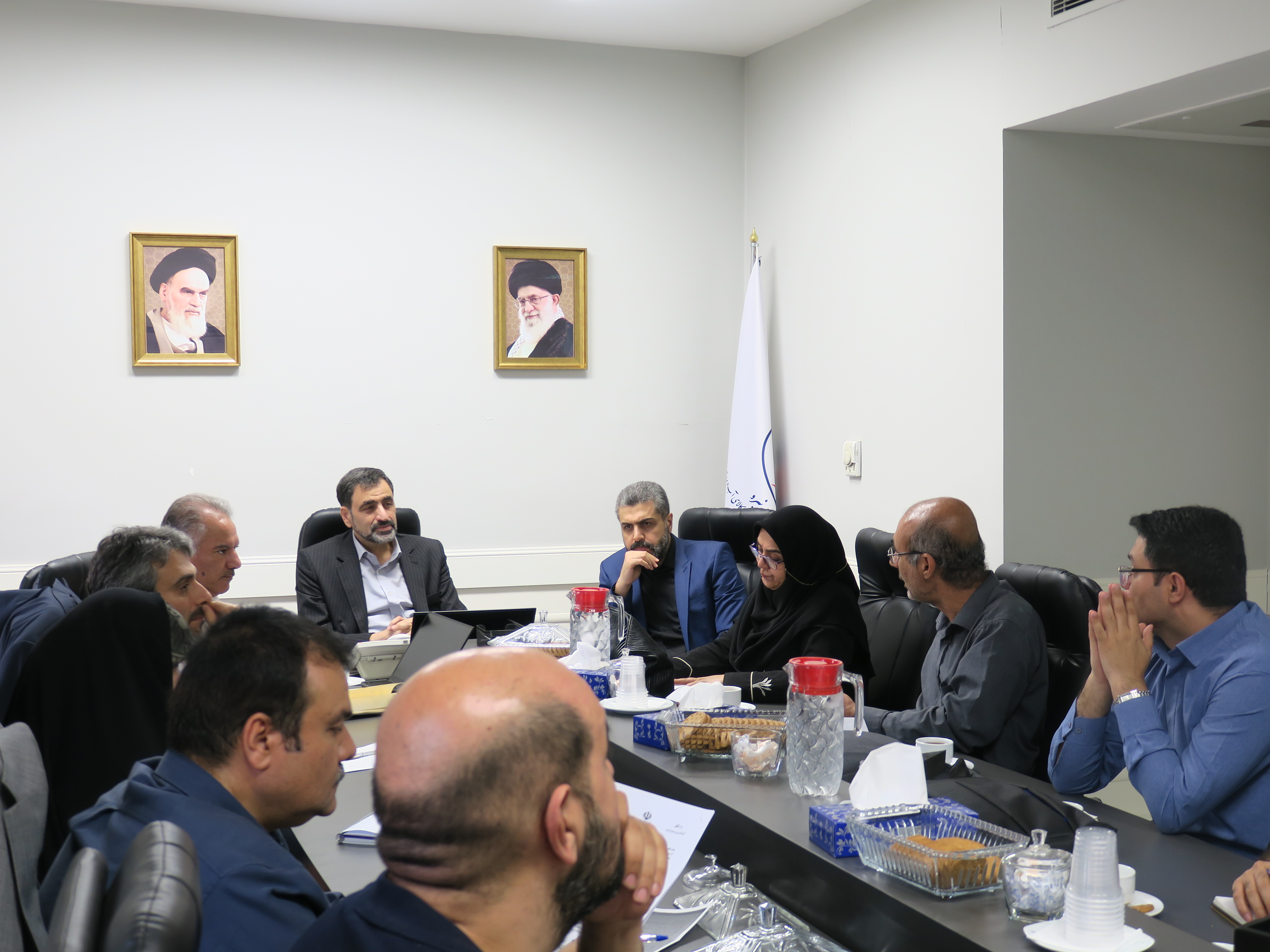 نشست بررسی چالش های ناشی از جنگ